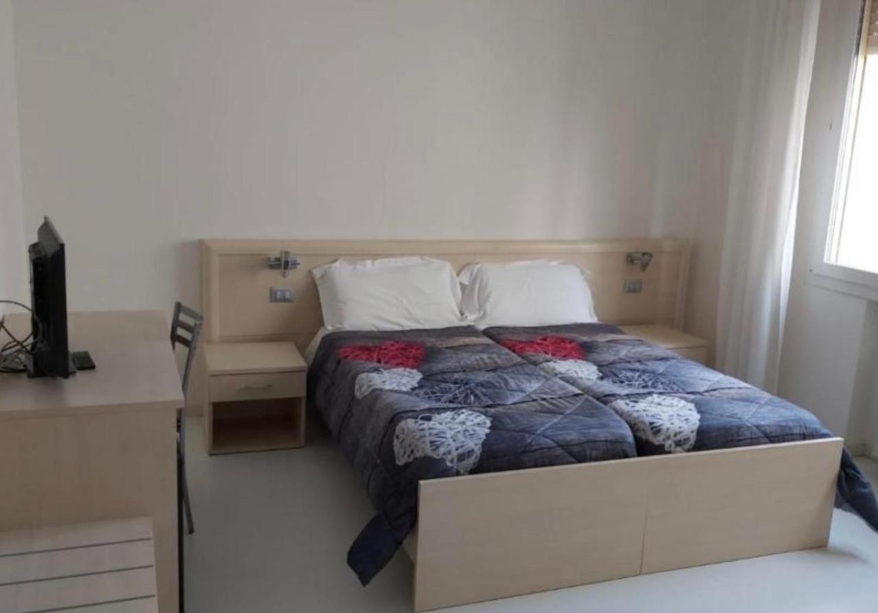 Domus Madi Bed & Breakfast Pieve di Cento Bagian luar foto