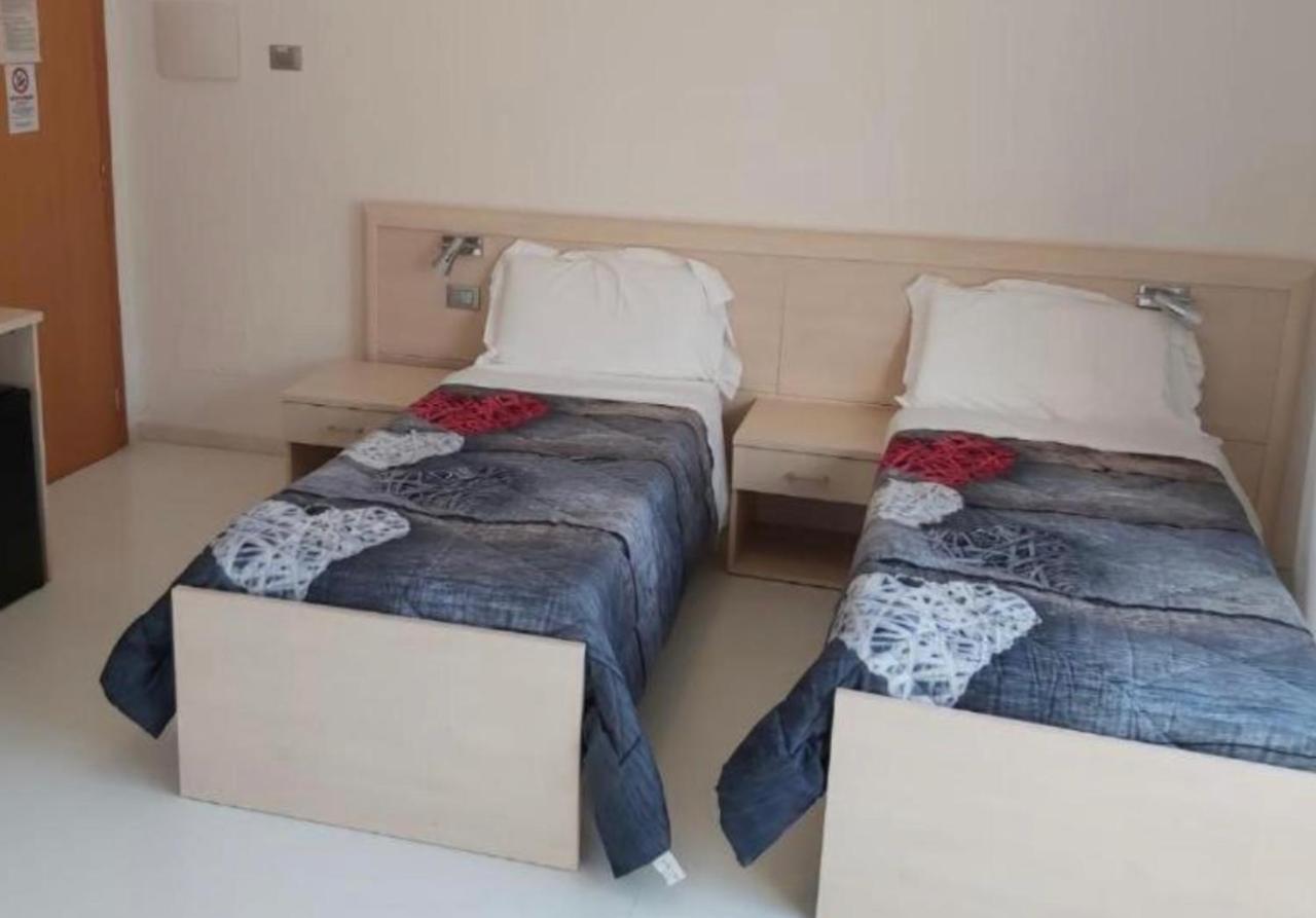 Domus Madi Bed & Breakfast Pieve di Cento Bagian luar foto